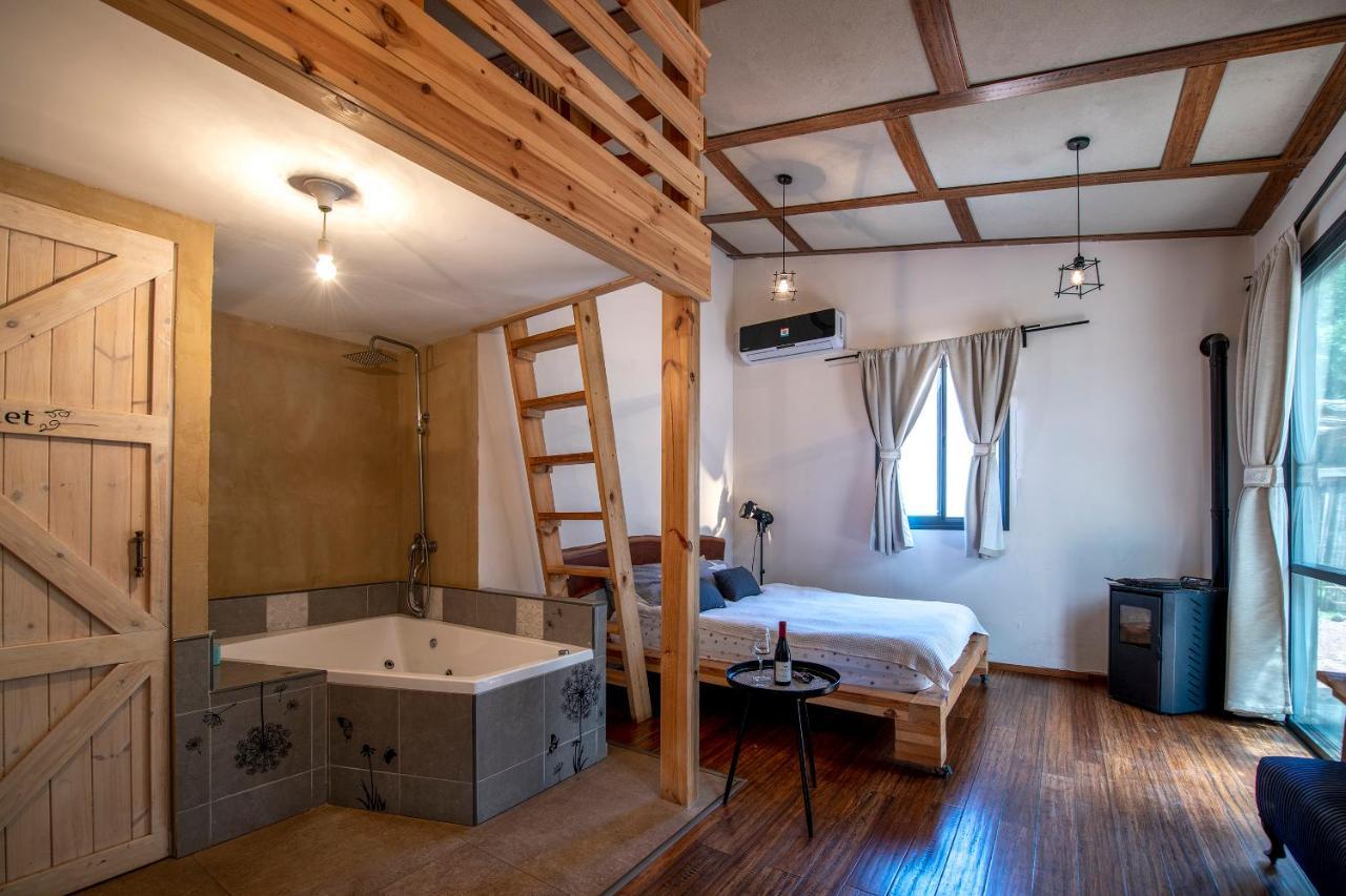 Gate Away B&B Units - המקום באל רום ภายนอก รูปภาพ