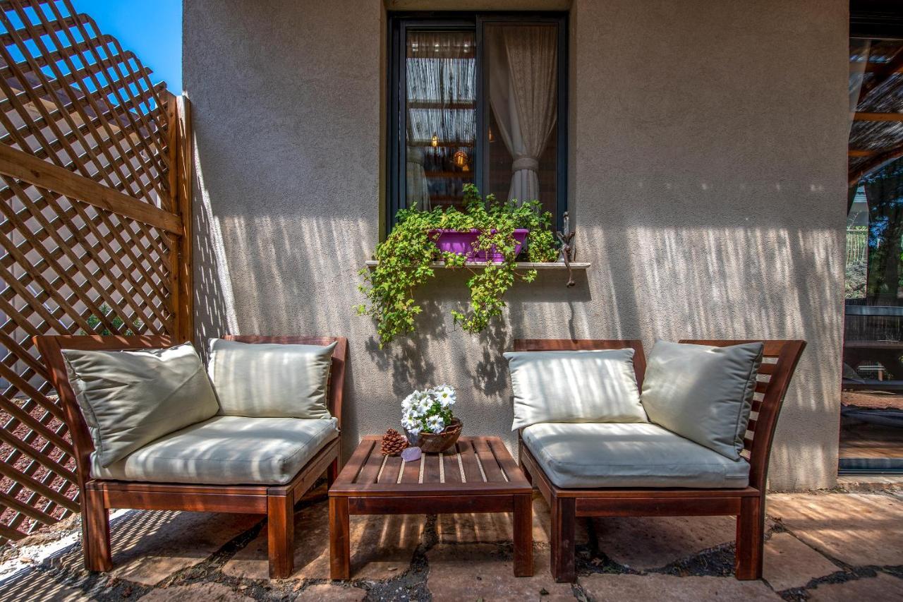 Gate Away B&B Units - המקום באל רום ภายนอก รูปภาพ