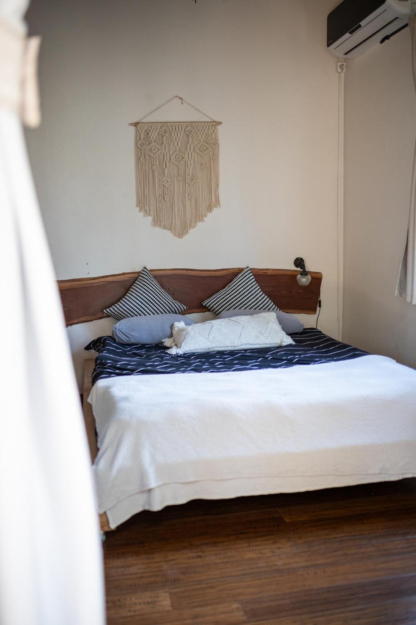 Gate Away B&B Units - המקום באל רום ภายนอก รูปภาพ